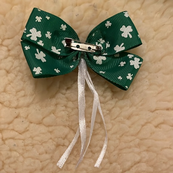 Green & White Irish Brooch - Picture 3 of 17